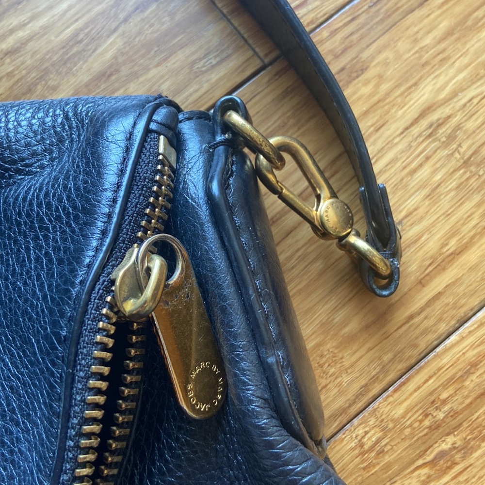 Marc by Marc Jacobs Black Leather Classic Q Natasha Crossbody Bag - Picture 5 of 7